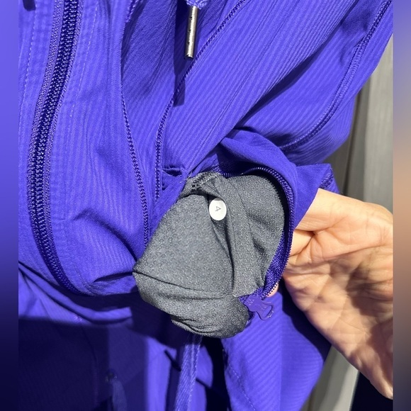 Lululemon Transition Jacket - Picture 7 of 8